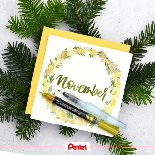 Hello November!⁣
Brushpens are ideal for brushlettering and watercolour. ⁣
You can bring some glitter and great details on your cards with our Dual Metallic Brushes. Swipe for more details.⁣
created by @stifteliebe.de⁣⁣⁣
⁣⁣⁣⁣
Products: ⁣⁣⁣⁣
Aquash Waterbrush FRH⁣⁣⁣⁣
Colour Brush GFL⁣⁣⁣⁣
Dual Metallic Brush XGFH⁣
⁣⁣
#pentel #pentel_eu #pentelarts #pentelaquash #aquashwaterbrush #watertankbrush  #hellonovember #dualmetallic #penteldualmetallic #dualmetallicbrush #glitzer #glitzerstift #glitter #watercolour #watercolourbeginner #aquarell #aquarellkranz #kreativ #creative #kranz #lettering #handlettering #karte #creativecards #brushlettering #watercolor #november